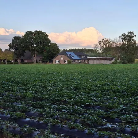 De Strijpse Hoeve Villa *